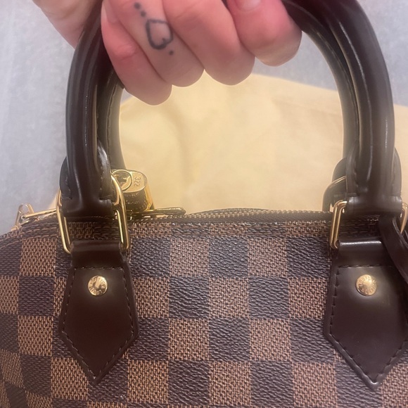 AUTHENTIC Louis Vuitton alma pm hand bag - Picture 8 of 10